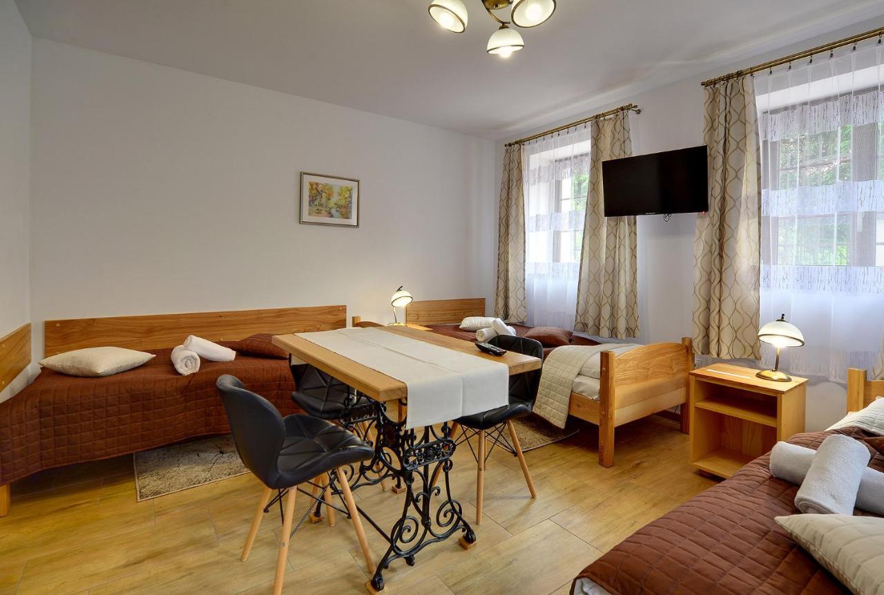Dom Krawca - Pod Chojnikiem Lägenhet Jelenia Góra Exteriör bild