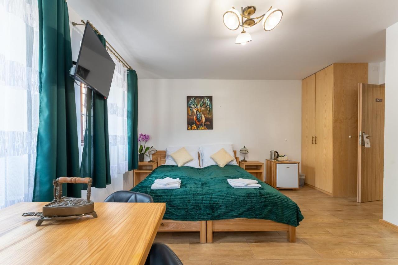 Dom Krawca - Pod Chojnikiem Lägenhet Jelenia Góra Exteriör bild