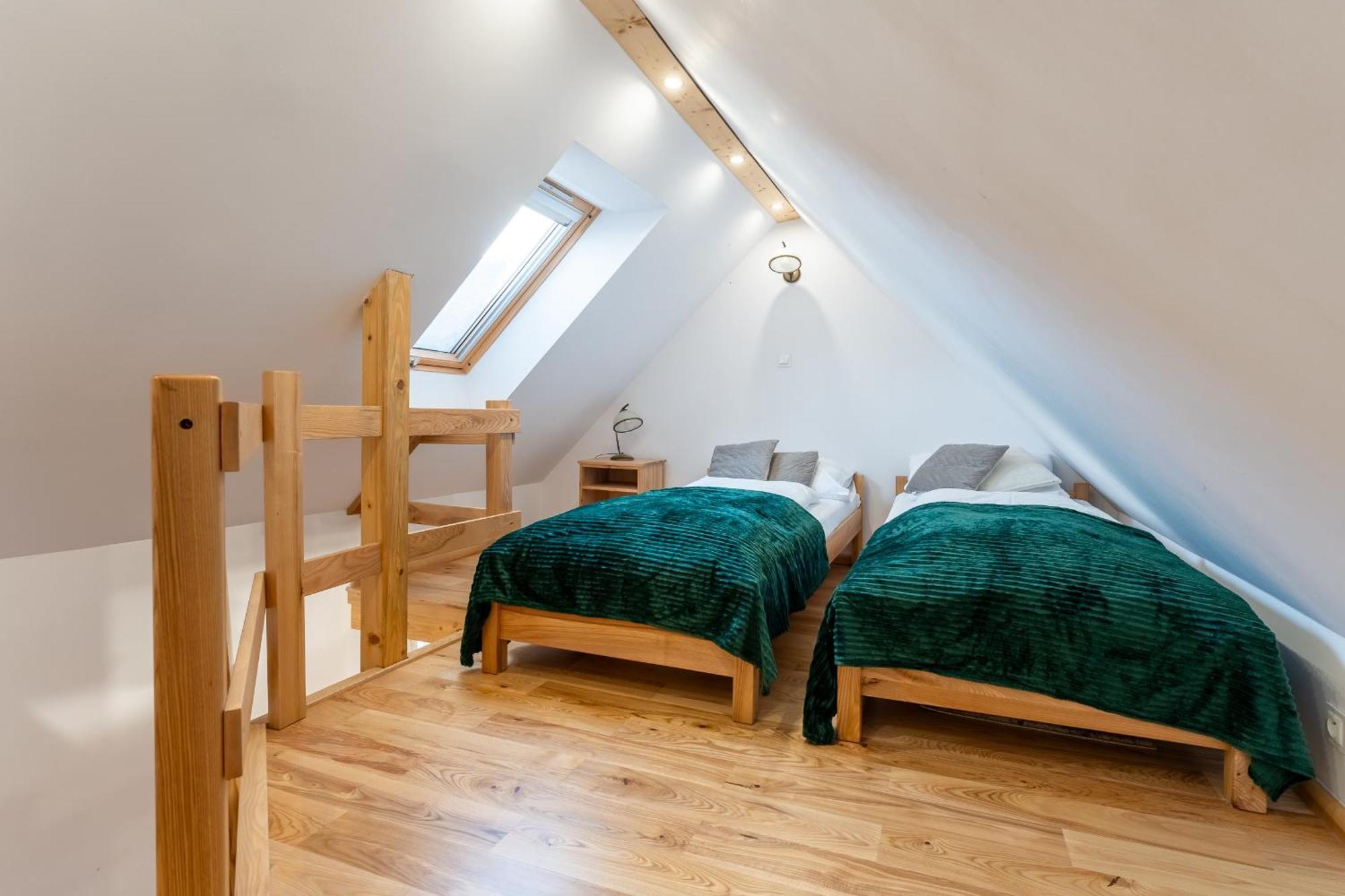 Dom Krawca - Pod Chojnikiem Lägenhet Jelenia Góra Exteriör bild