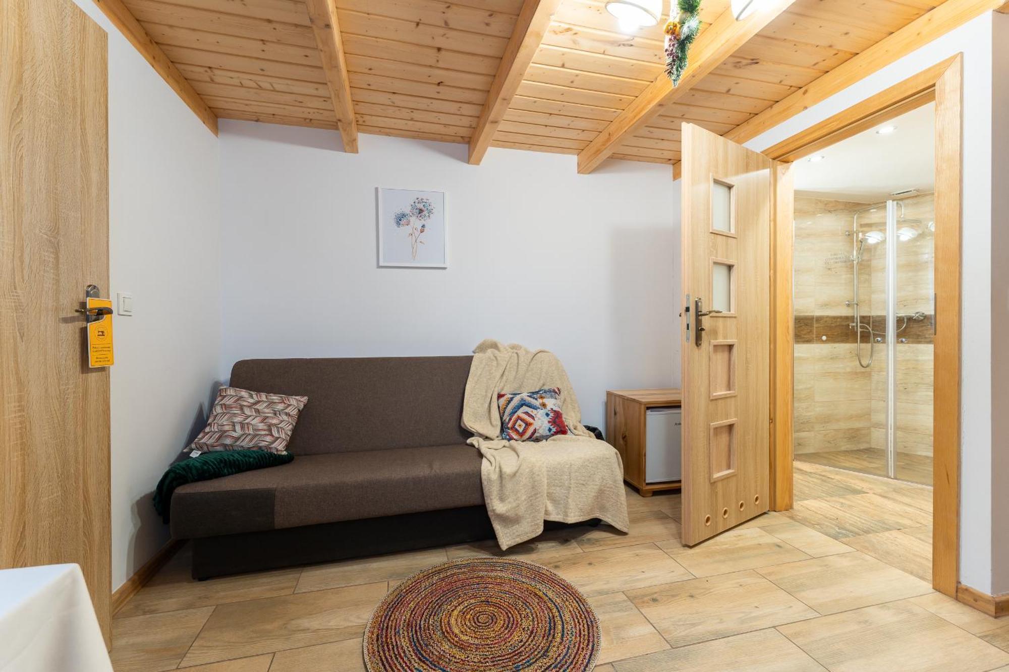 Dom Krawca - Pod Chojnikiem Lägenhet Jelenia Góra Exteriör bild