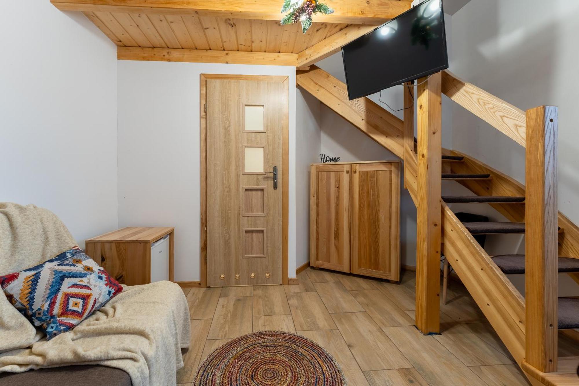 Dom Krawca - Pod Chojnikiem Lägenhet Jelenia Góra Exteriör bild