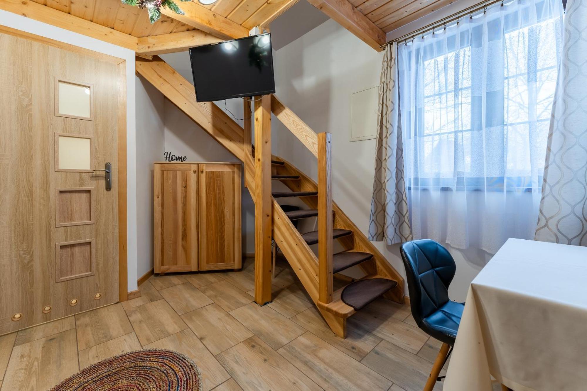 Dom Krawca - Pod Chojnikiem Lägenhet Jelenia Góra Exteriör bild