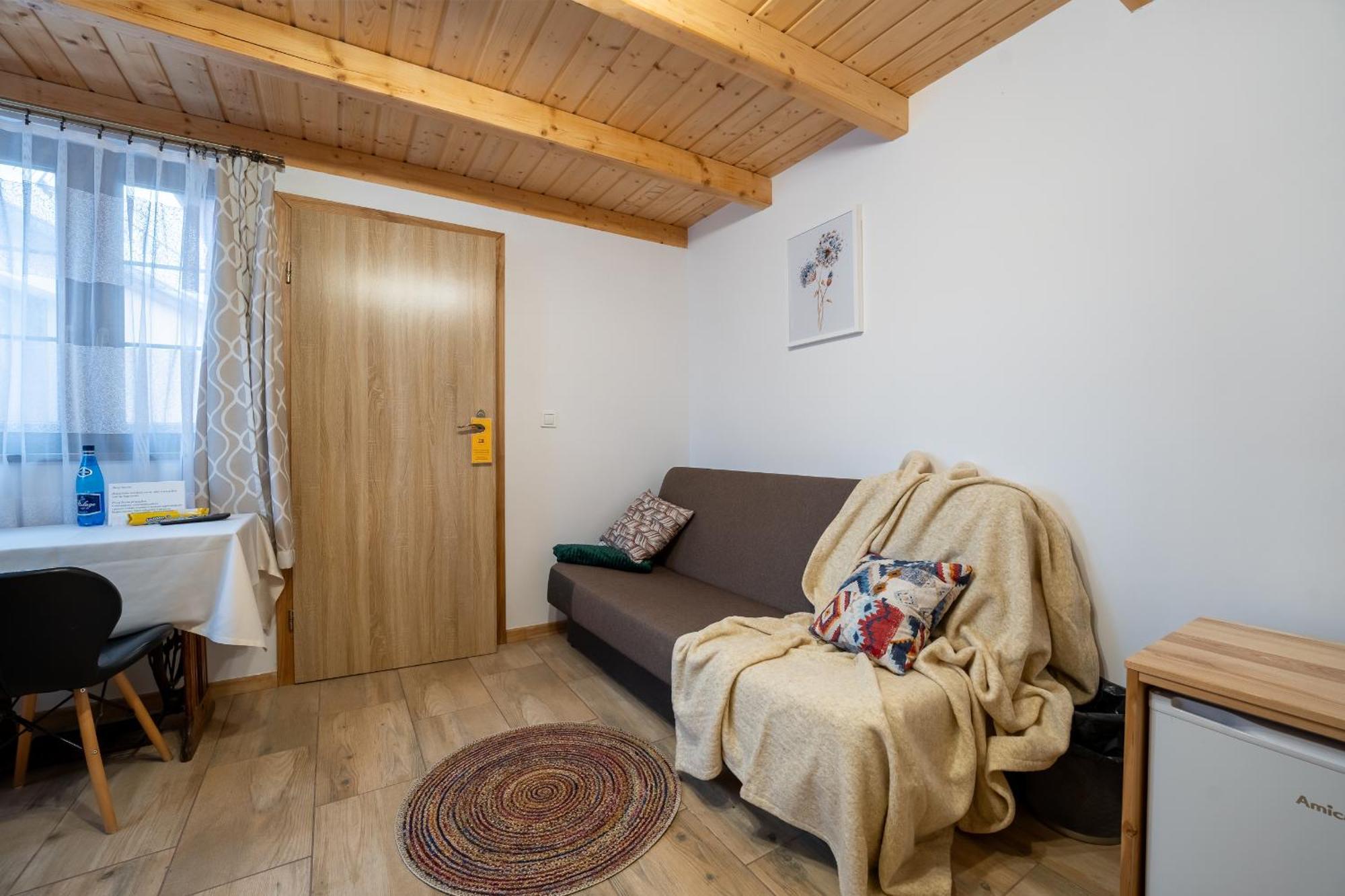 Dom Krawca - Pod Chojnikiem Lägenhet Jelenia Góra Exteriör bild