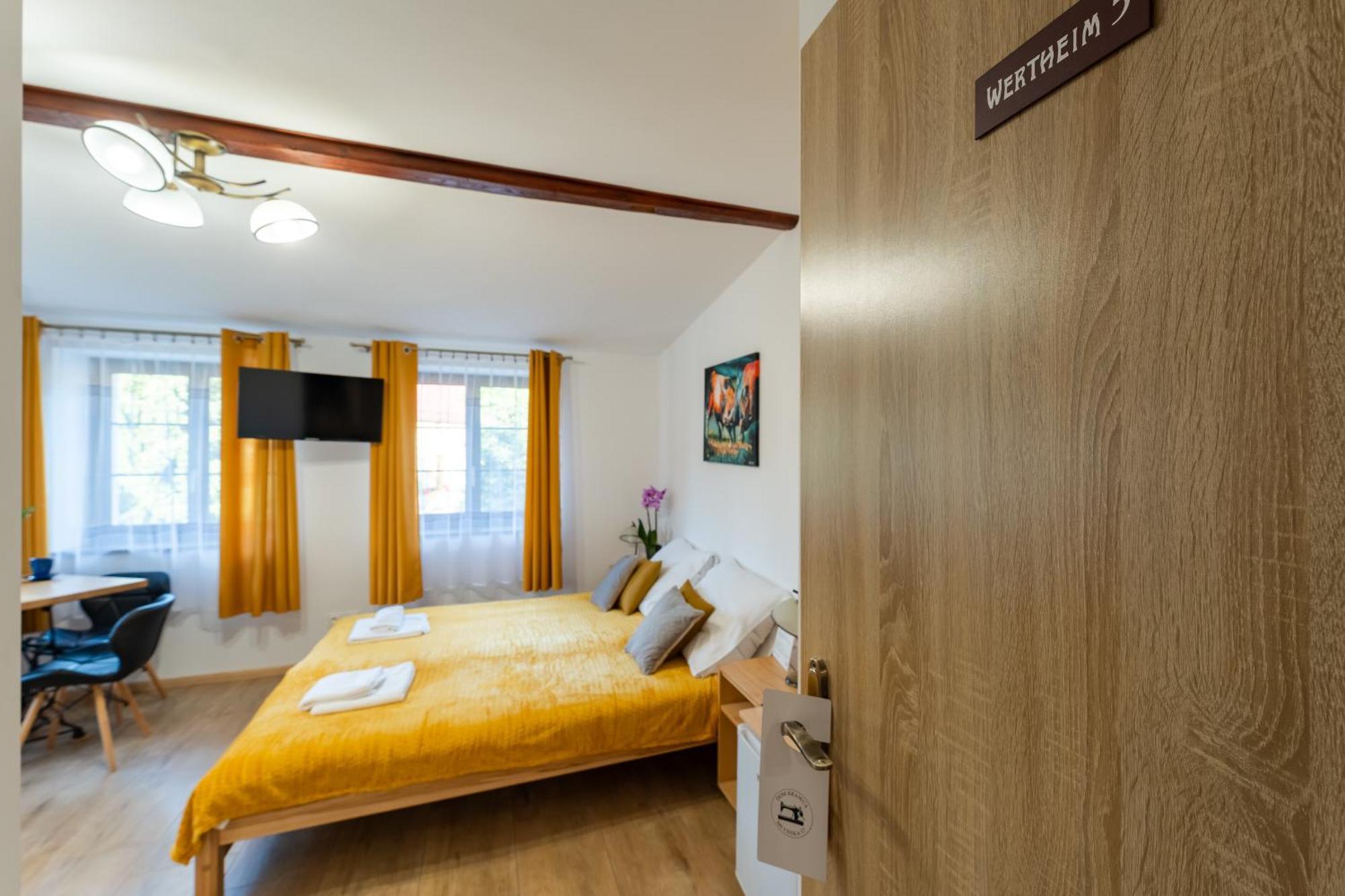 Dom Krawca - Pod Chojnikiem Lägenhet Jelenia Góra Exteriör bild