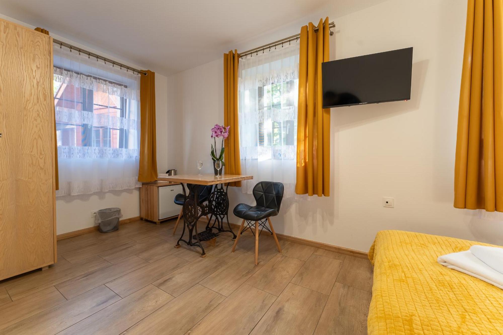 Dom Krawca - Pod Chojnikiem Lägenhet Jelenia Góra Exteriör bild